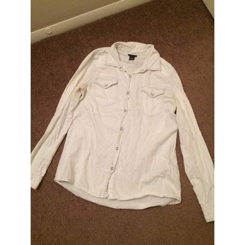 Rue 21 white/light blue jean Button down